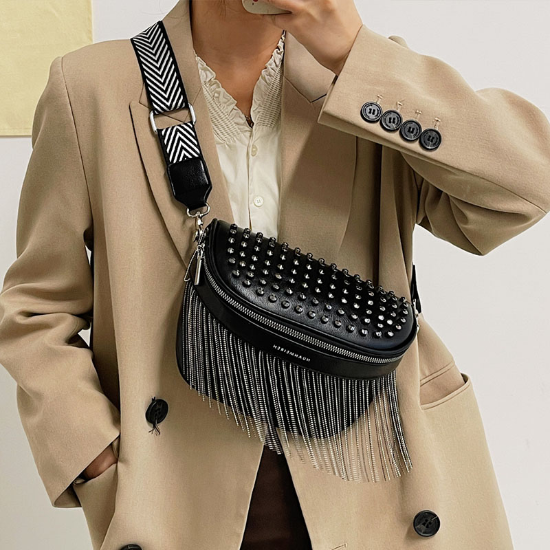 Fashionable Chest Bag for Ladies