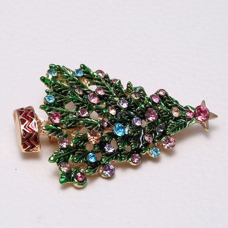 Fashionable Christmas Tree Brooch