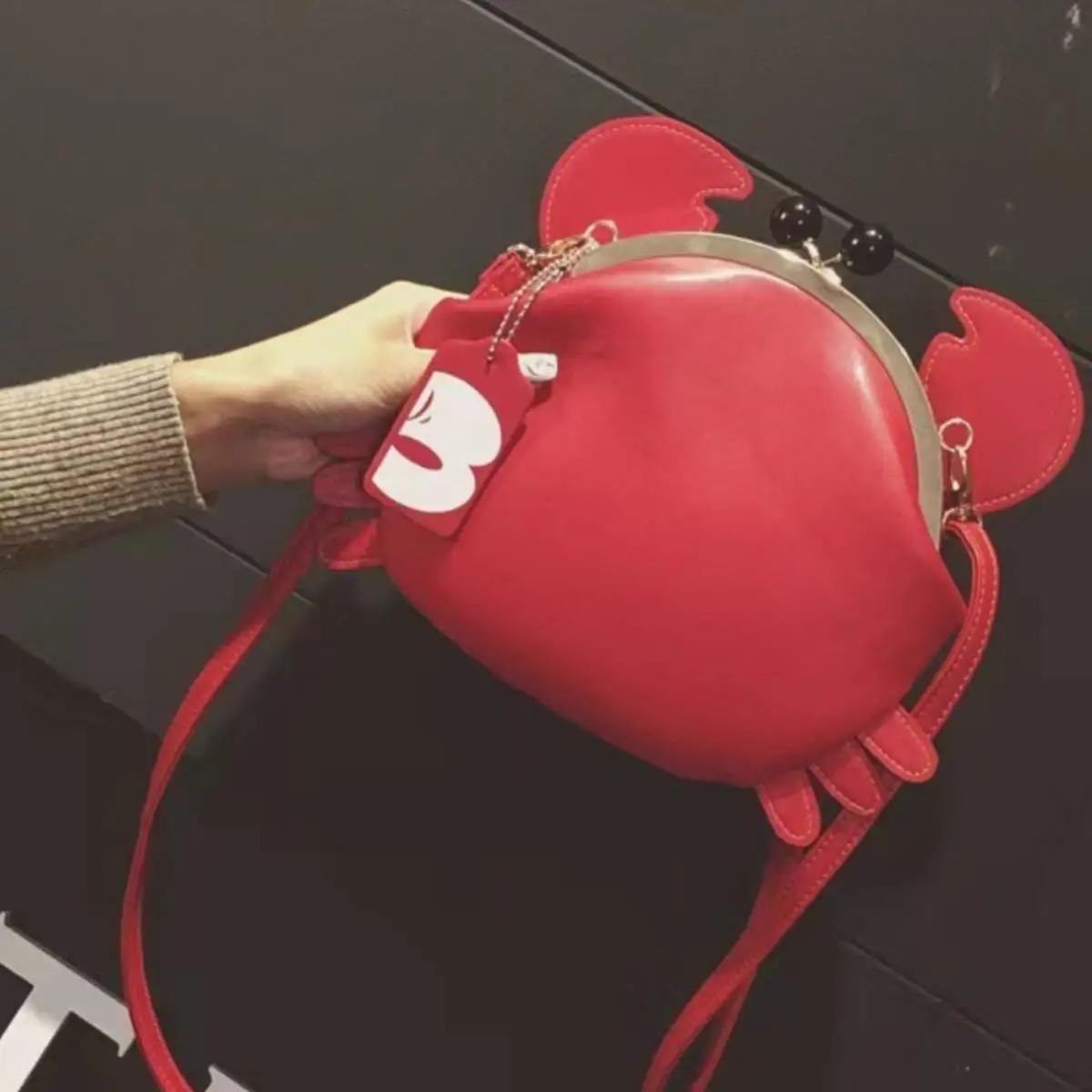 Fashionable Crossbody Crab Bag Fashionable Crossbody Crab Bag