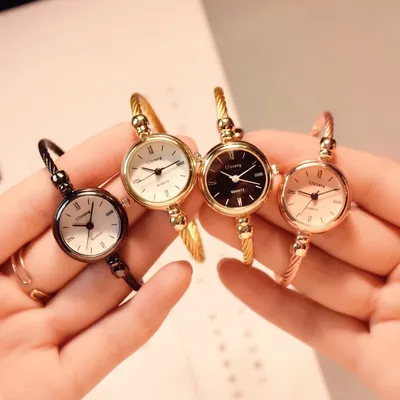 Fashionable Ladies Bangle Watch Fashionable Ladies Bangle Watch