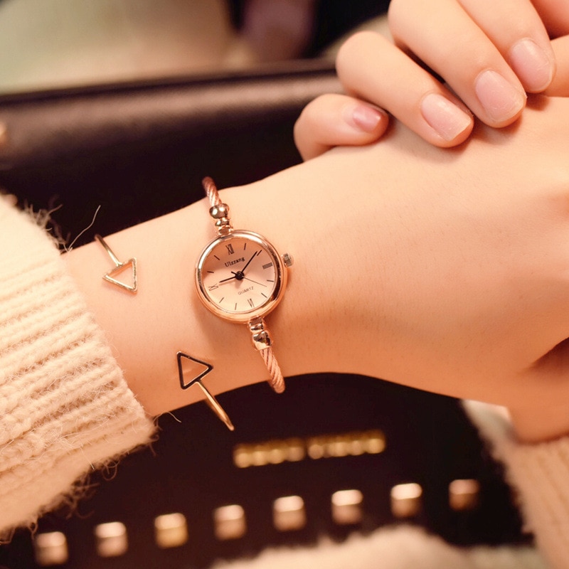 Fashionable Ladies Bangle Watch Fashionable Ladies Bangle Watch
