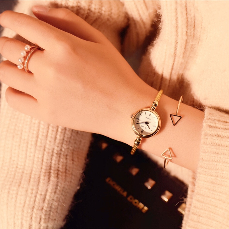 Fashionable Ladies Bangle Watch Fashionable Ladies Bangle Watch