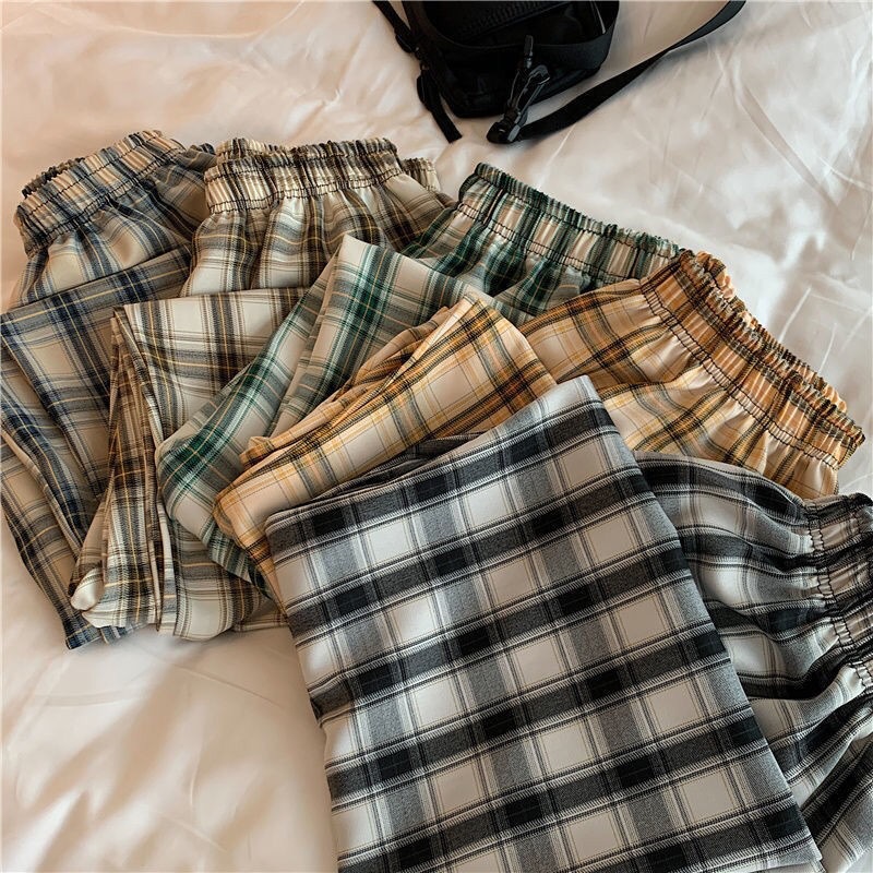 Fashionable Ladies Plaid Pants Fashionable Ladies Plaid Pants