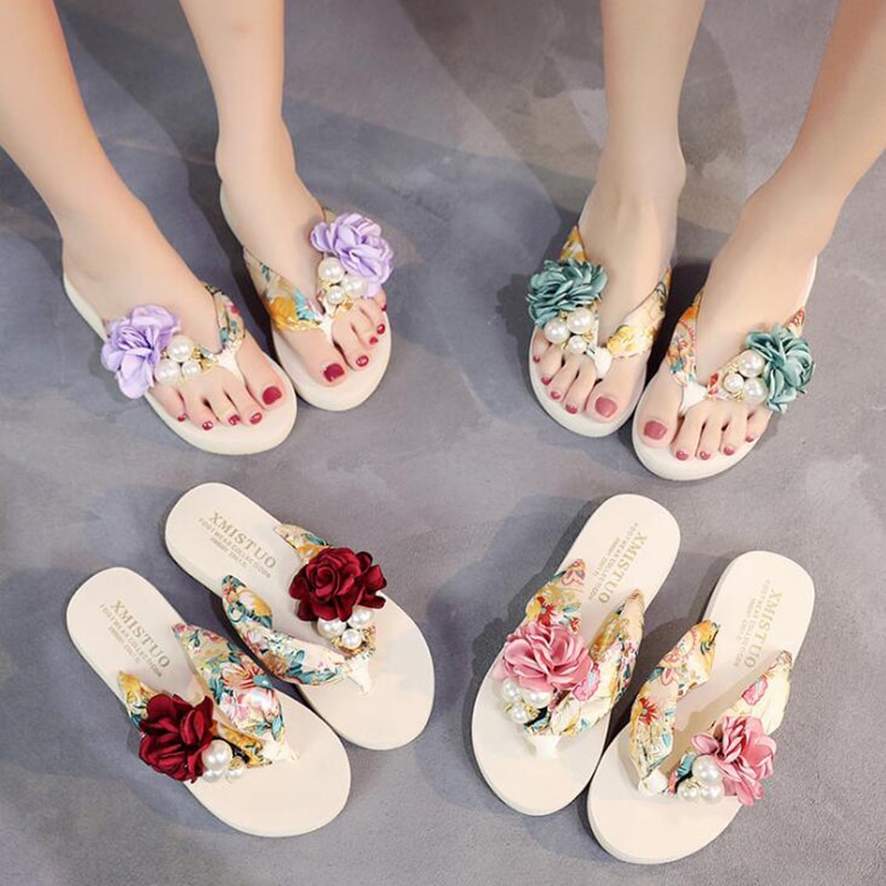 Fashionable Ladies Summer Flower Slippers