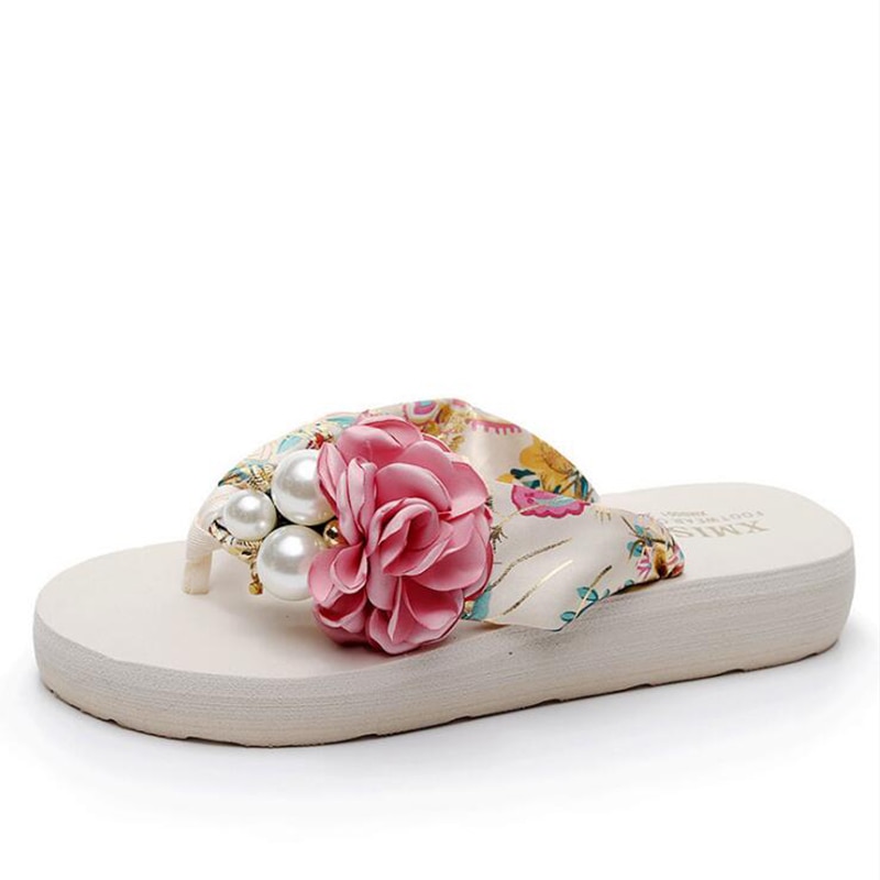 Fashionable Ladies Summer Flower Slippers
