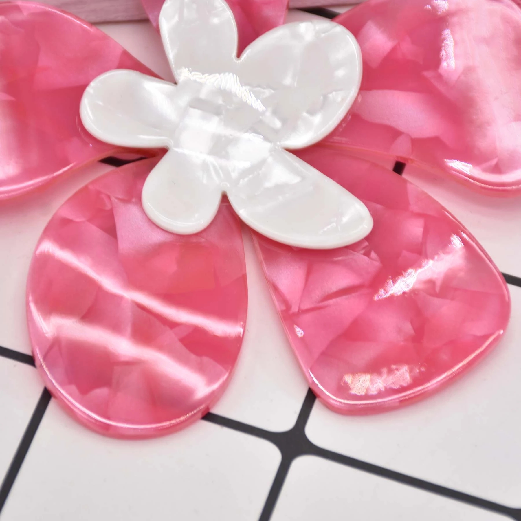 Fashionable Large Flower Earrings Fashionable Large Flower Earrings