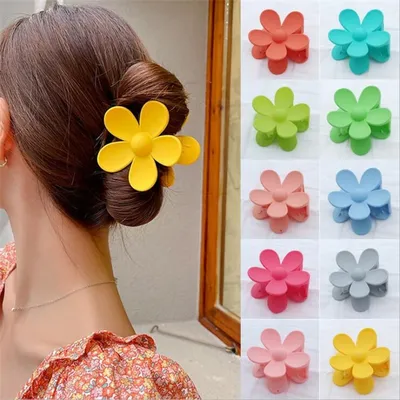 Fashionable Plastic Flower Hair Claw