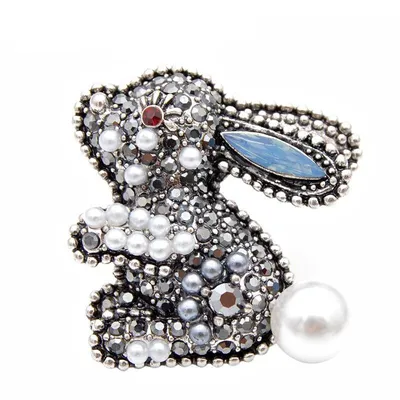 Fashionable Rhinestone Rabbit Brooch