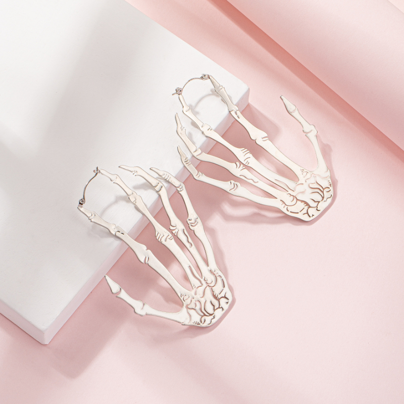 Fashionable Skeleton Hands Earrings (2 pcs) Fashionable Skeleton Hands Earrings (2 pcs)