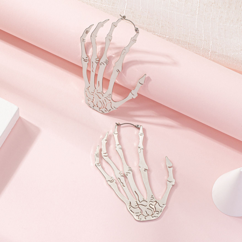 Fashionable Skeleton Hands Earrings (2 pcs) Fashionable Skeleton Hands Earrings (2 pcs)