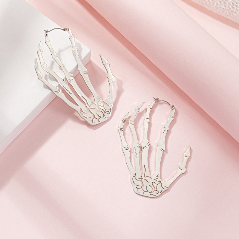 Fashionable Skeleton Hands Earrings (2 pcs) Fashionable Skeleton Hands Earrings (2 pcs)