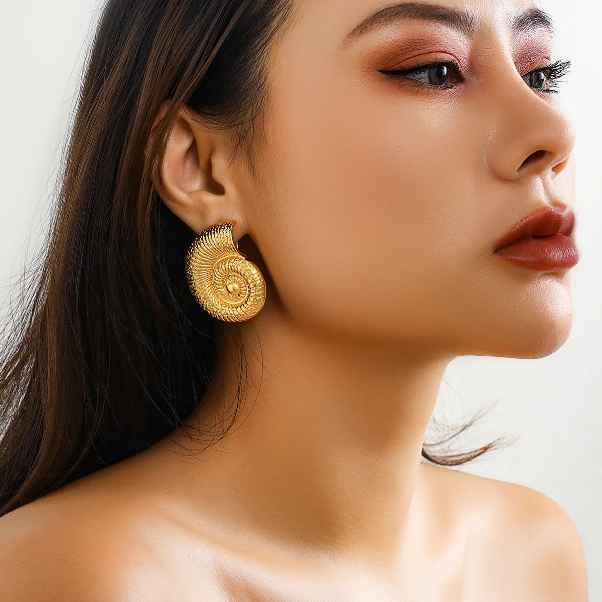 Fashionable Stud Snail Earrings Fashionable Stud Snail Earrings