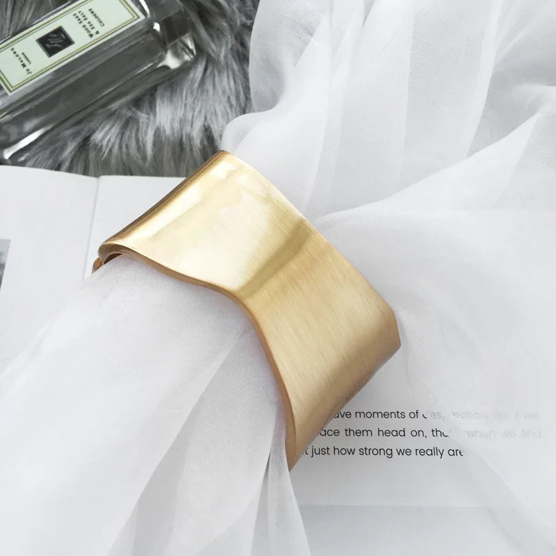 Fashionable Wide Bangle Bracelet Fashionable Wide Bangle Bracelet