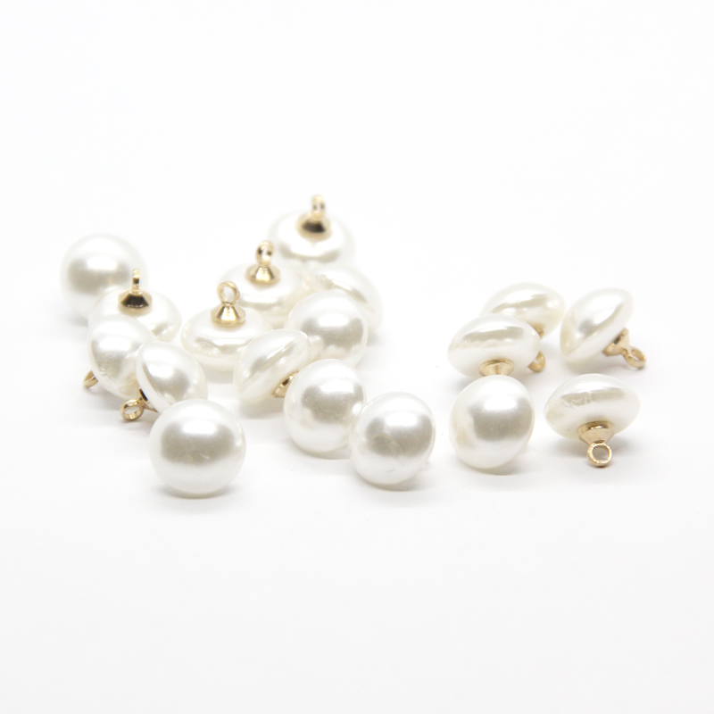 Faux Plastic Mushroom Pearl Buttons (20 Pcs) Faux Plastic Mushroom Pearl Buttons (20 Pcs)