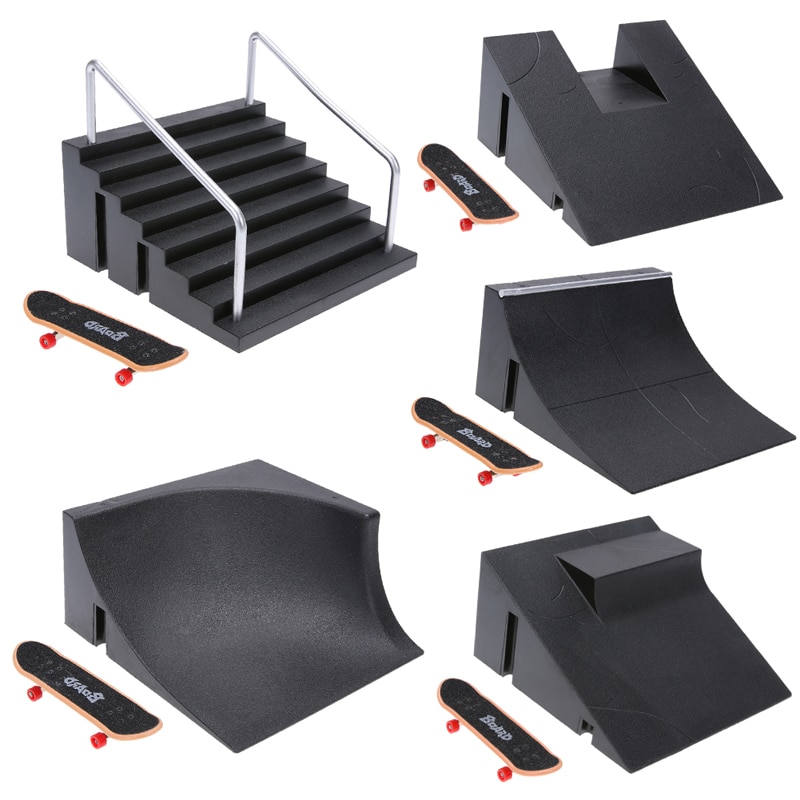 Finger Skateboard Ramp with Skateboard Finger Skateboard Ramp with Skateboard