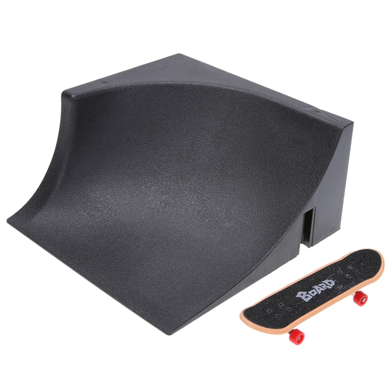 Finger Skateboard Ramp with Skateboard