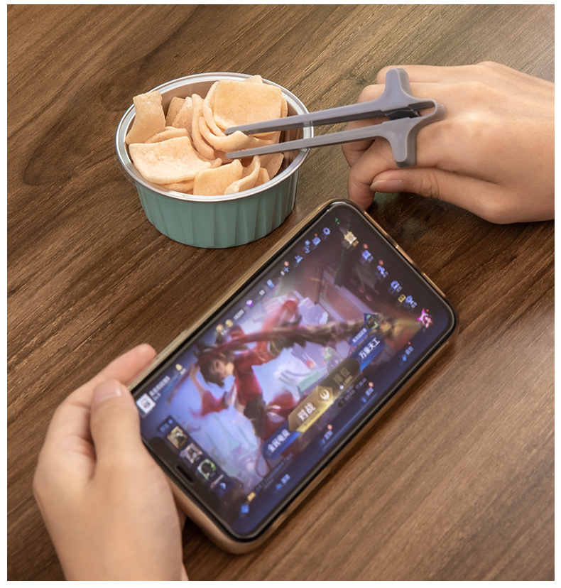 Finger Worn Gaming Snack Picker
