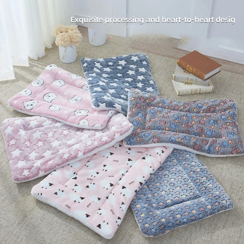 Flannel Pet Sleeping Mat Dog Bed Cat Litter Puppy Bed Dog Sofa Lovely Mattress Cushion for Small and Large Dog Blanket