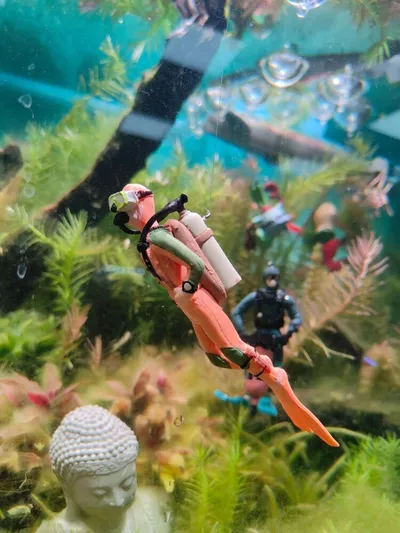 Floating Aquarium Diver Ornament