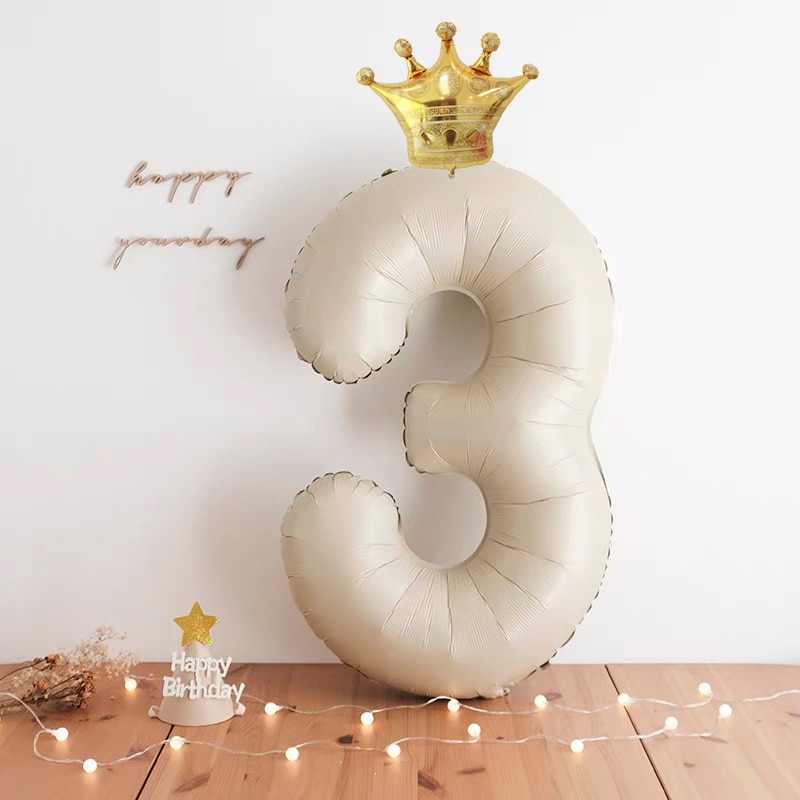 Foil Big Number Balloon with Crown