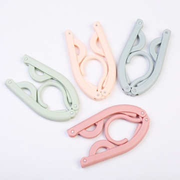 Foldable Clothes Hangers (4 Pcs)