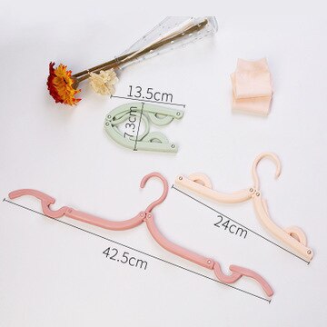Foldable Clothes Hangers (4 Pcs) Foldable Clothes Hangers (4 Pcs)