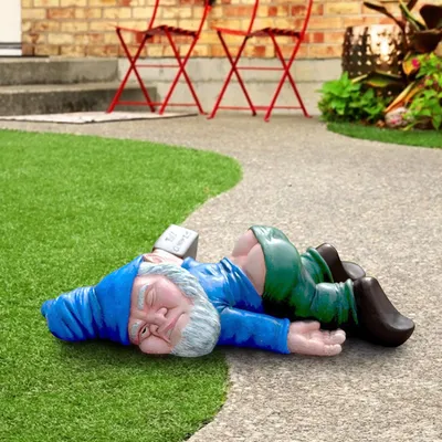 Funny Drunk Garden Gnome Decoration