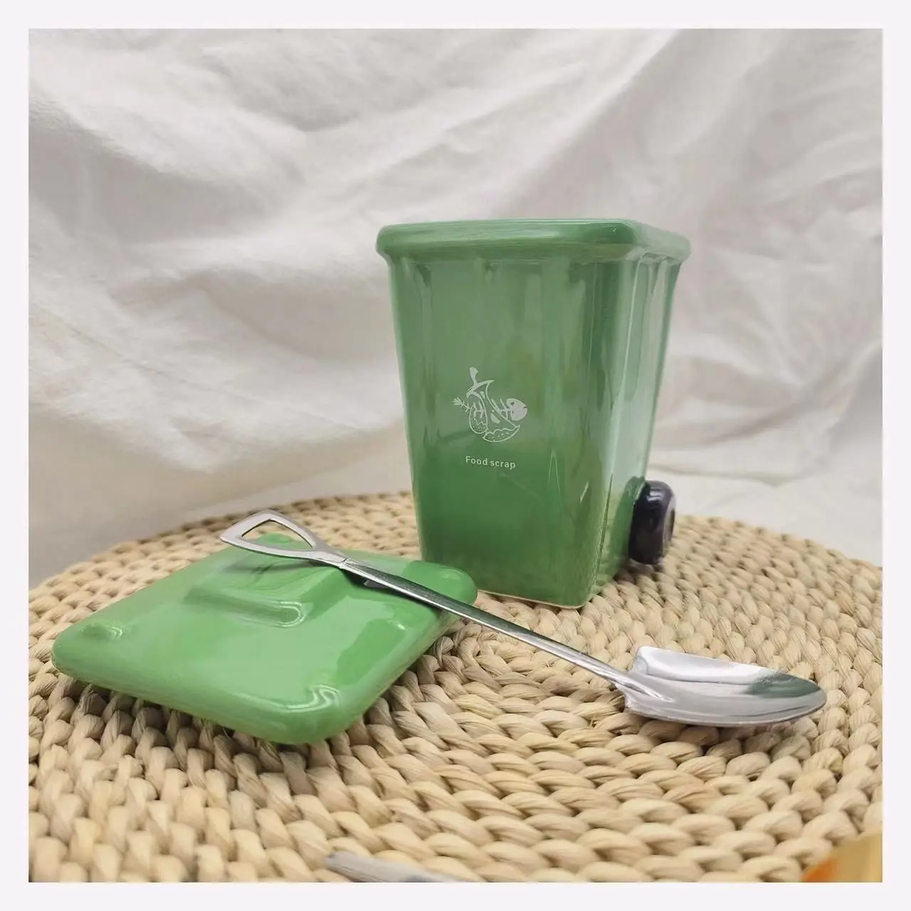 Funny Trash Can Ceramic Mug, Trendy Green Office Coffee Mugs, Breakfast Milk Oat Cups, Couple Water Cup,Birthday Gift