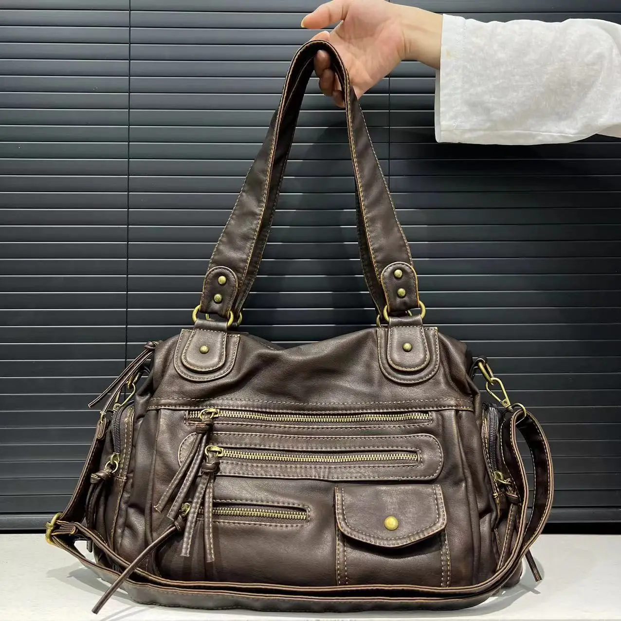 Girl Single Shoulder Crossbody Bag Vintage Washed Leather Motorcycle Bag Large Capacity Multi Pocket Bag Girl Single Shoulder Crossbody Bag Vintage Washed Leather Motorcycle Bag Large Capacity Multi Pocket Bag