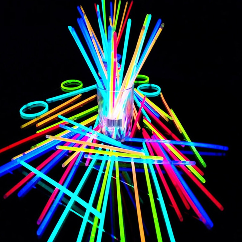 Glow Sticks Neon Light Party Bracelets (100 PCS) Glow Sticks Neon Light Party Bracelets (100 PCS)