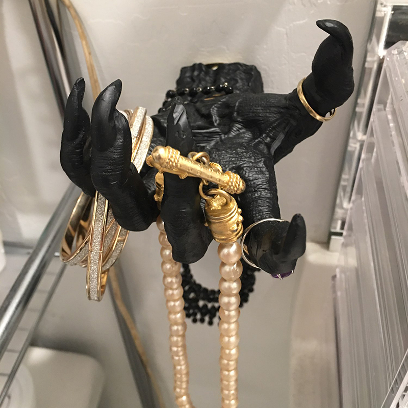Gothic Witch's Hand Statues Creative Resin Ornament Aesthetic Wall Keys Hanging Rack Bag Hangers Wall Art Sculptures Gothic Witch's Hand Statues Creative Resin Ornament Aesthetic Wall Keys Hanging Rack Bag Hangers Wall Art Sculptures