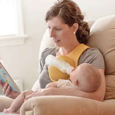 Hands Free Baby Bottle Holder Hands Free Baby Bottle Holder