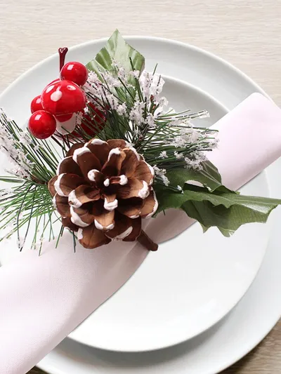 Holiday Holly Napkin Rings (6pcs) Holiday Holly Napkin Rings (6pcs)