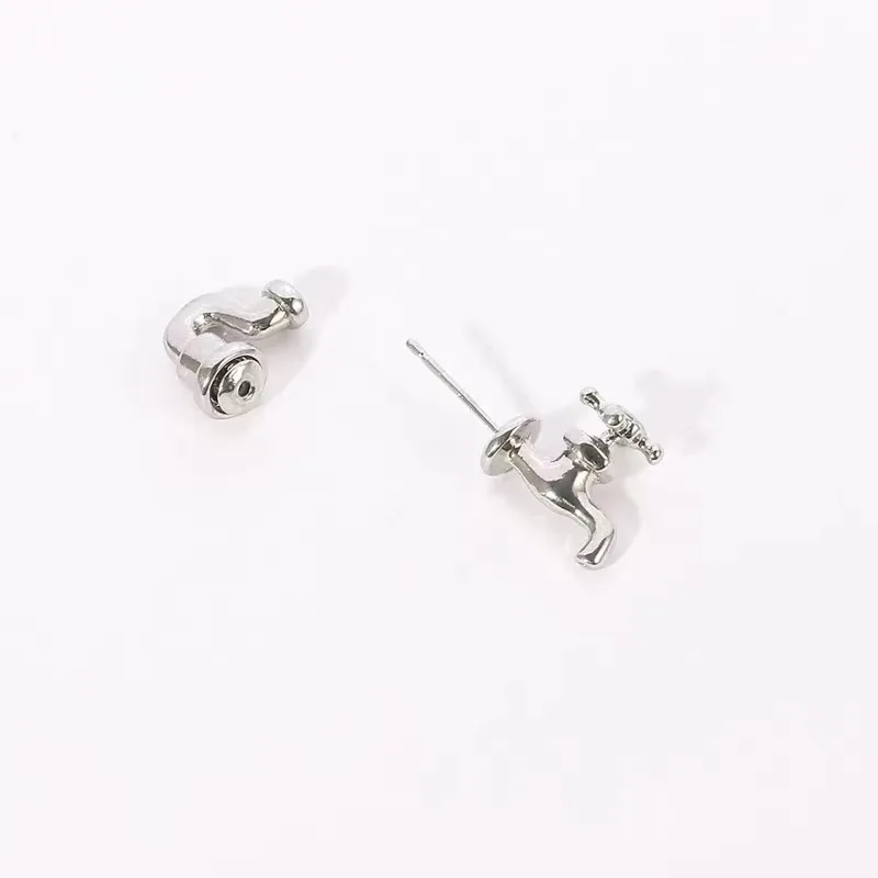 Industrial Punk Water Faucet Shape Stud Earrings For Men Women Gothic Piercing Earring Personality Halloween Fashion Industrial Punk Water Faucet Shape Stud Earrings For Men Women Gothic Piercing Earring Personality Halloween Fashion