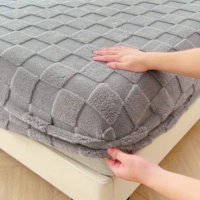 Jacquard Bed Cover Velvet Fitted Sheet Plaid Style Bedsheets Warm Mattress Protectors