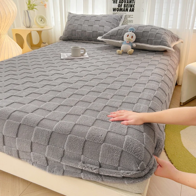 Jacquard Bed Cover Velvet Fitted Sheet Plaid Style Bedsheets Warm Mattress Protectors