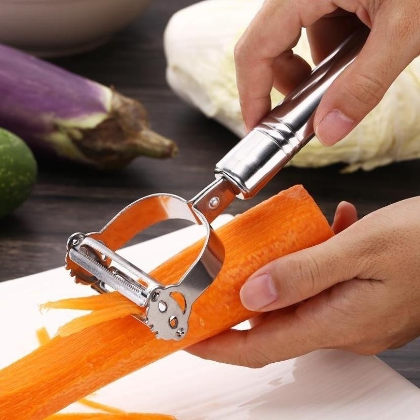 Julienne Slicer and Vegetable Peeler Julienne Slicer and Vegetable Peeler