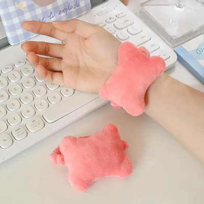 Keyboard and Mouse Wrist Pillow with Wearable Strap Keyboard and Mouse Wrist Pillow with Wearable Strap