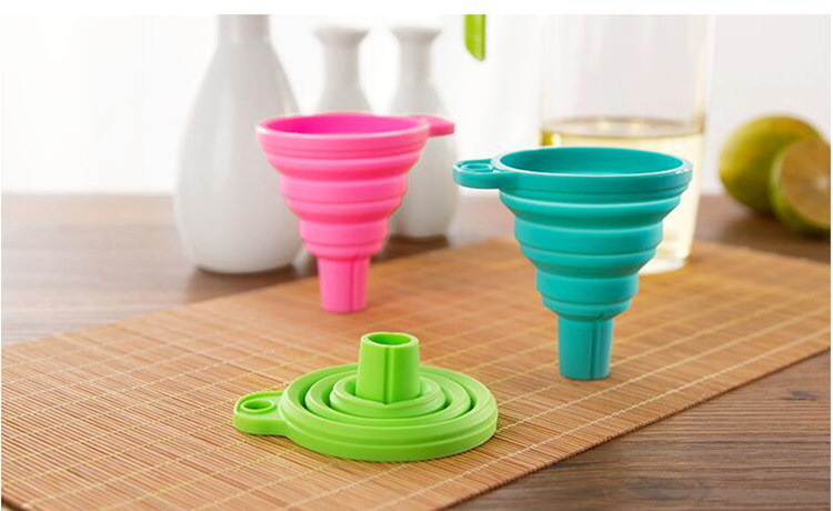 Kitchen Collapsible Silicone Funnel (Set of 2) Kitchen Collapsible Silicone Funnel (Set of 2)