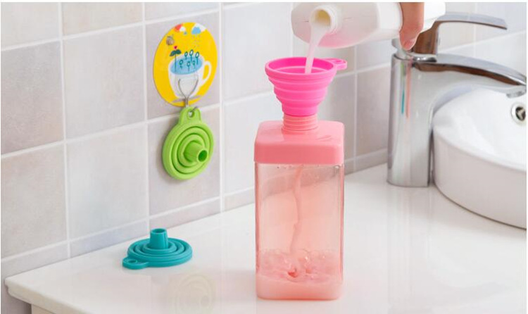 Kitchen Collapsible Silicone Funnel (Set of 2) Kitchen Collapsible Silicone Funnel (Set of 2)