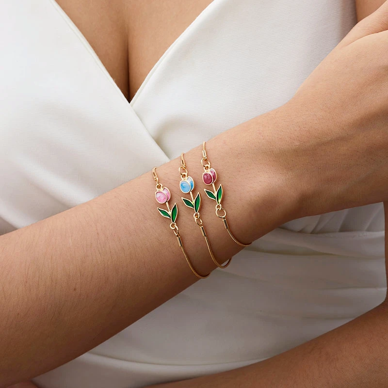 Ladies Elegant Tulip Bracelet