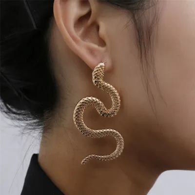 Ladies Fashionable Stud Snake Earrings