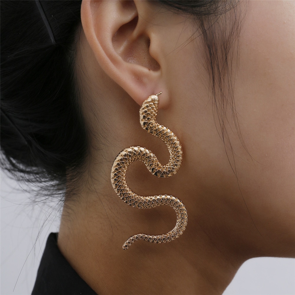 Ladies Fashionable Stud Snake Earrings