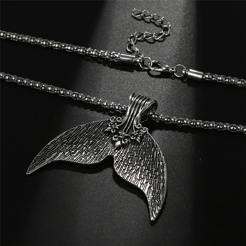 Ladies Fashionable Whale Tail Necklace