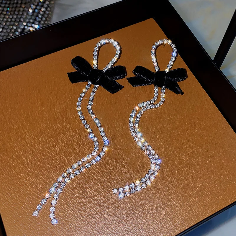 Long Crystal Sparkling Earrings Earrings with a Black Bow