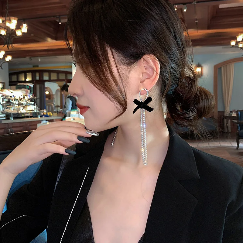 Long Crystal Sparkling Earrings Earrings with a Black Bow
