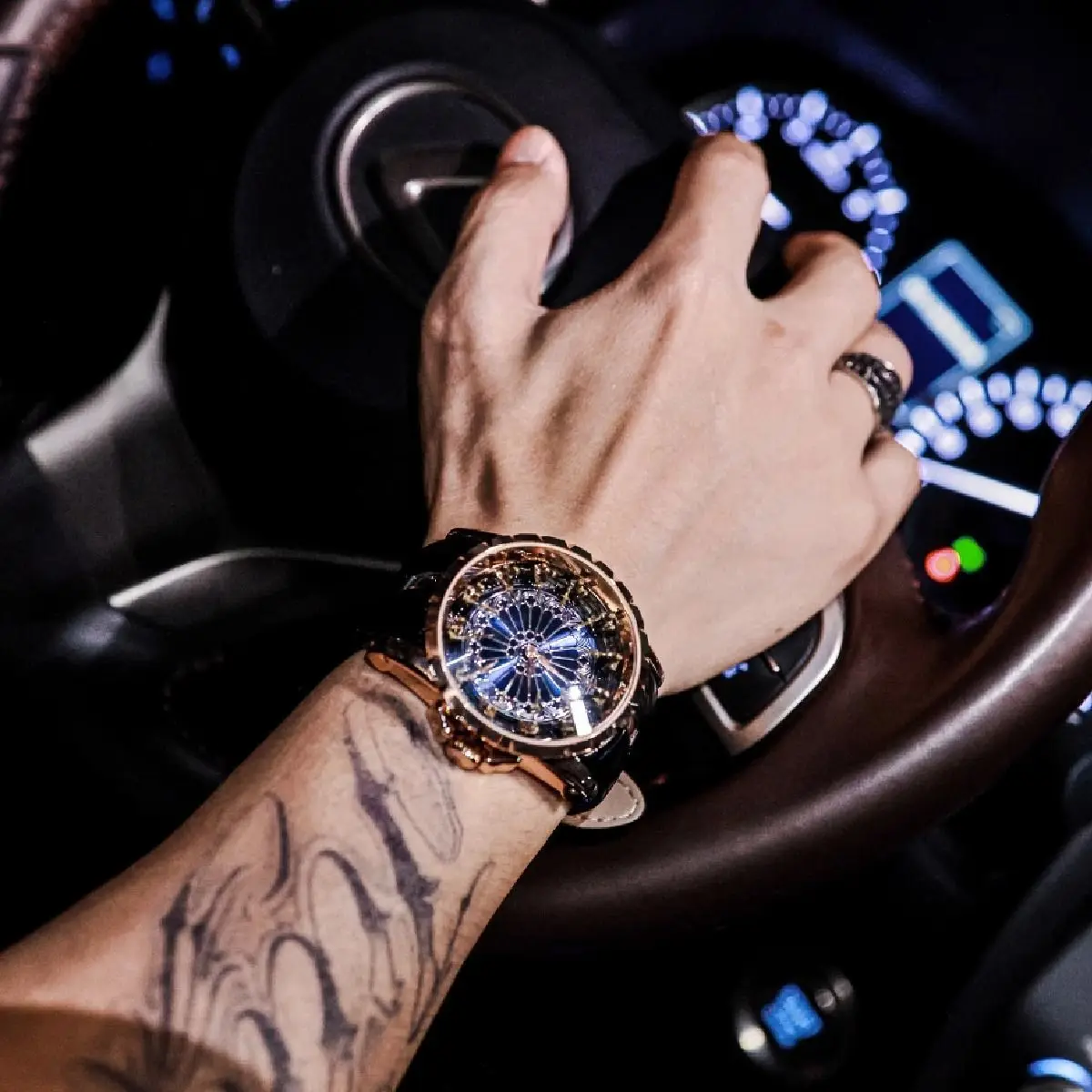 Luxurious and Elegant Men's Watch, Twelve Knights of the Round Table Watch, Wormhole Concept Non-Mechanical Watch for Luxurious and Elegant Men's Watch, Twelve Knights of the Round Table Watch, Wormhole Concept Non-Mechanical Watch for