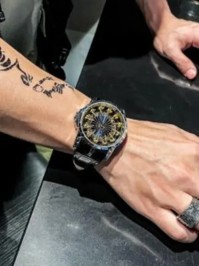 Luxurious and Elegant Men's Watch, Twelve Knights of the Round Table Watch, Wormhole Concept Non-Mechanical Watch for Luxurious and Elegant Men's Watch, Twelve Knights of the Round Table Watch, Wormhole Concept Non-Mechanical Watch for