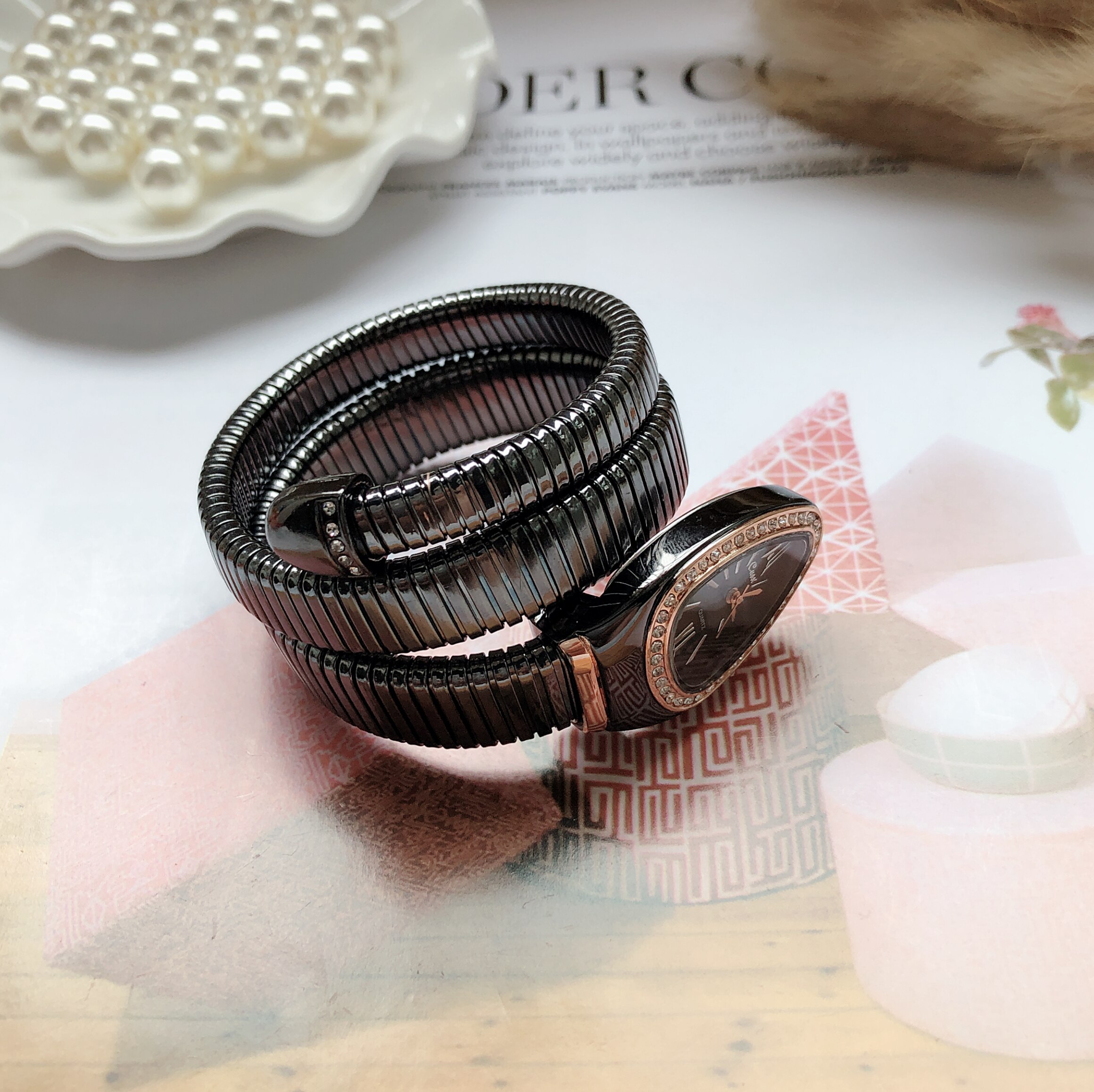 Luxurious Quartz Snake Watch Luxurious Quartz Snake Watch