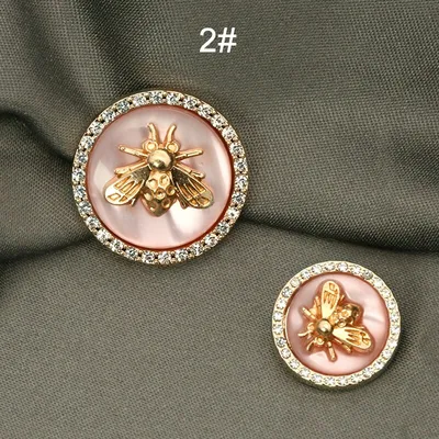 Luxurious Rhinestone Bee Buttons (6 pcs) Luxurious Rhinestone Bee Buttons (6 pcs)